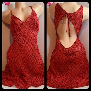 VTG Victoria's Secret 100% Silk Chiffon Open Back Slip Dress Size Lg Red Snake